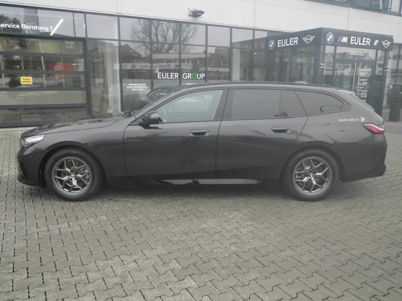 BMW 520 d Touring Sportpaket HUD AHK-klappbar AHK Navi Dig 3