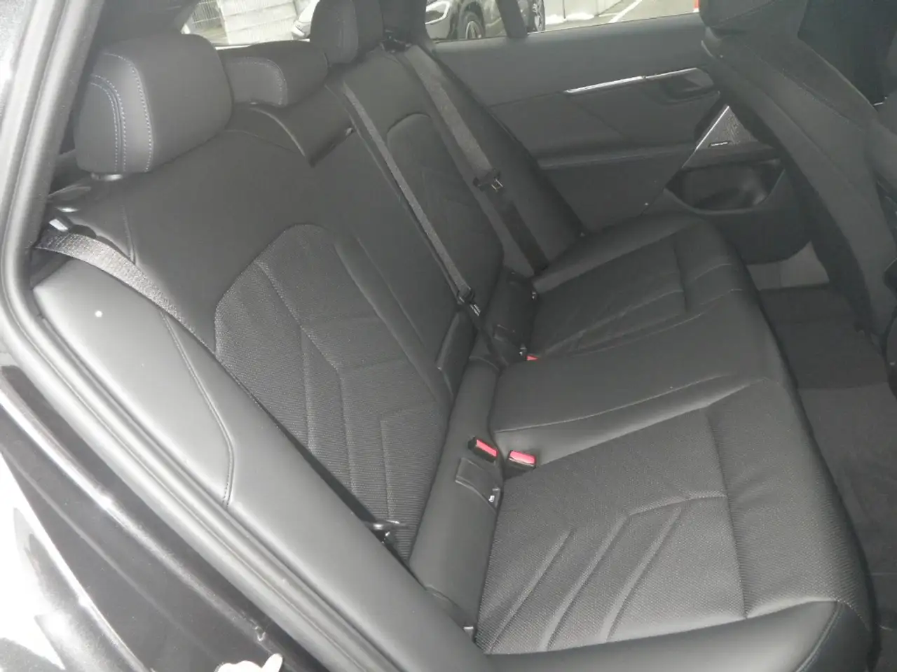 BMW 520 d Touring Sportpaket HUD AHK-klappbar AHK Navi Dig 13