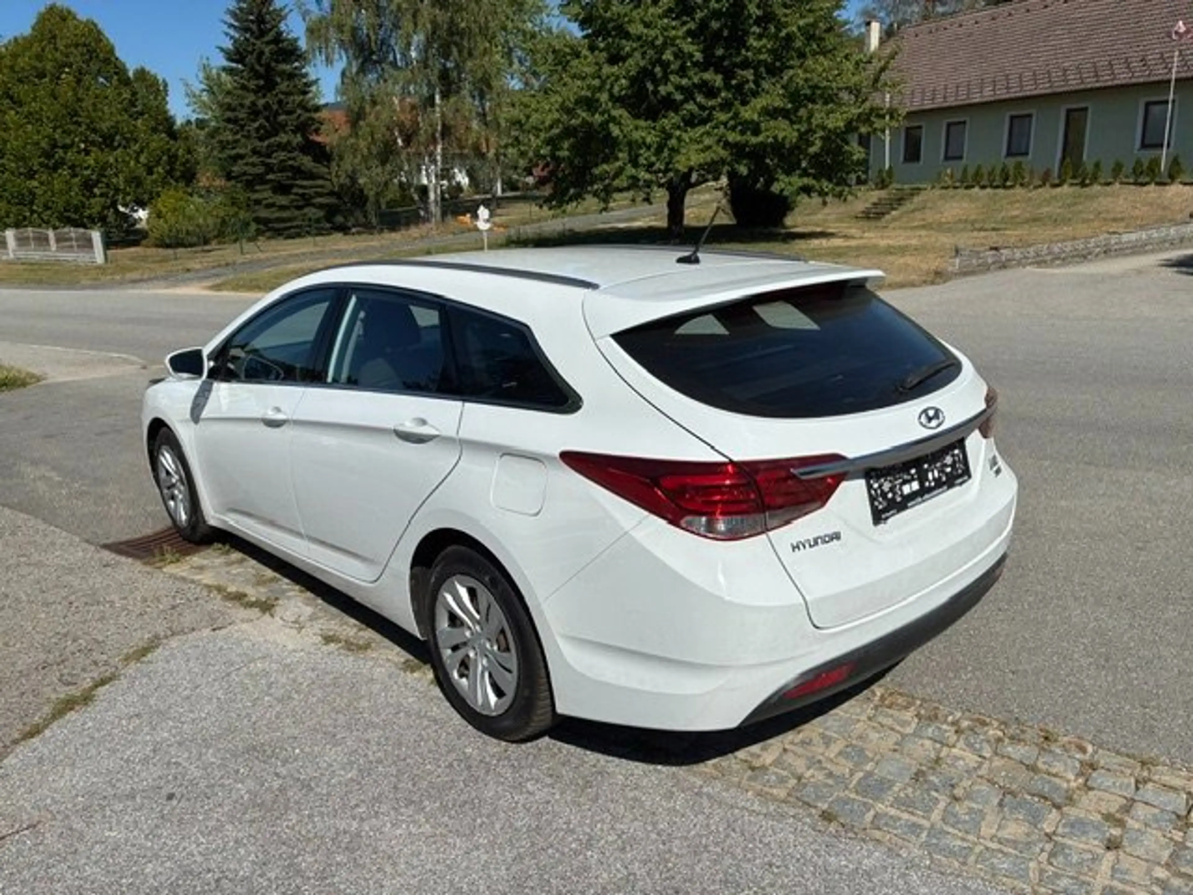 Hyundai i40 — photo 5