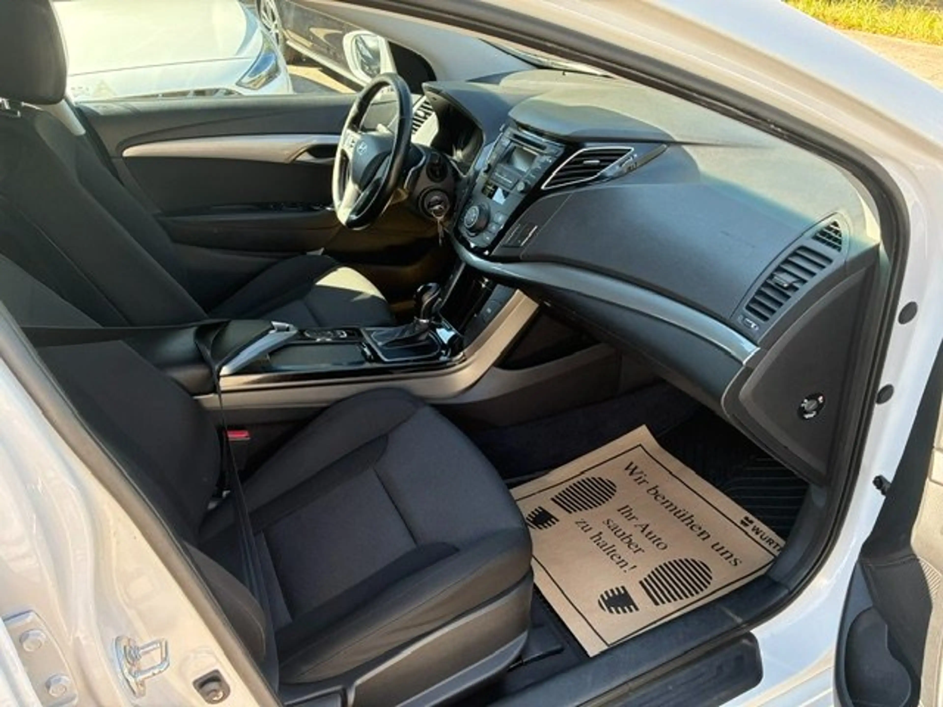 Hyundai i40 — photo 10