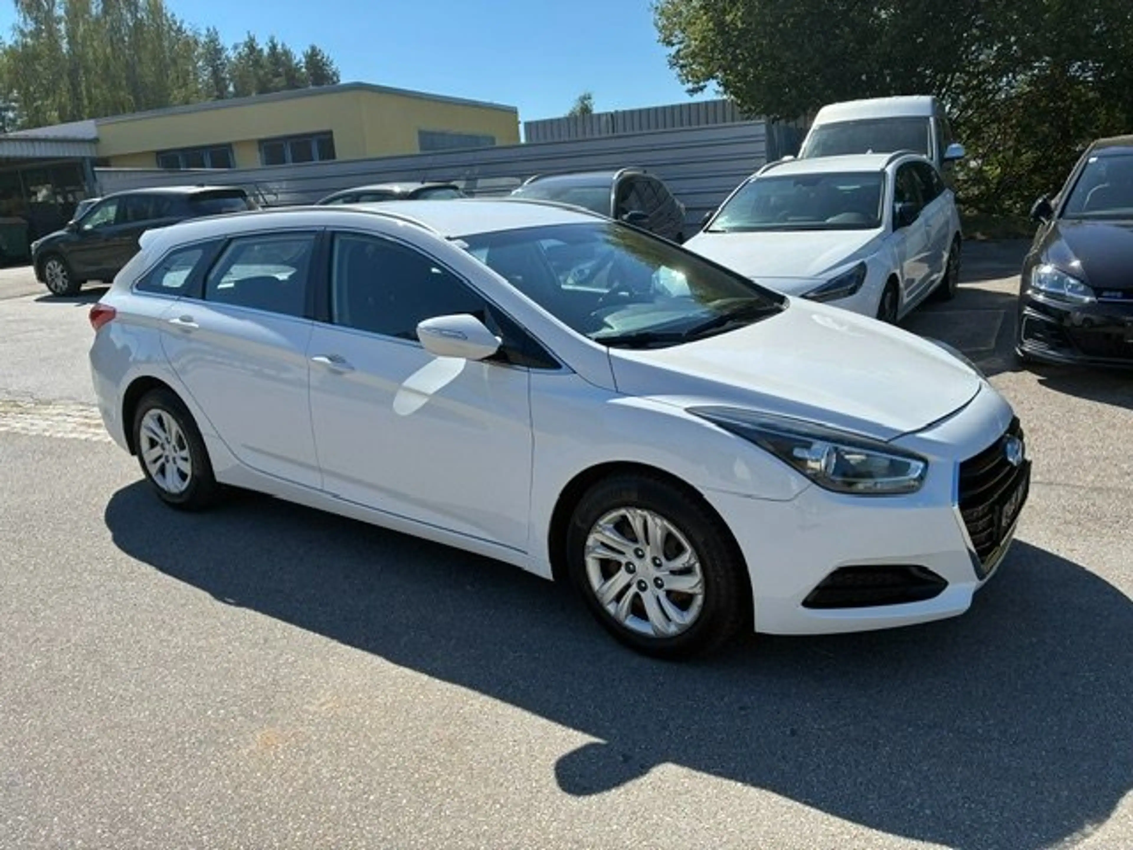 Hyundai i40 — photo 3