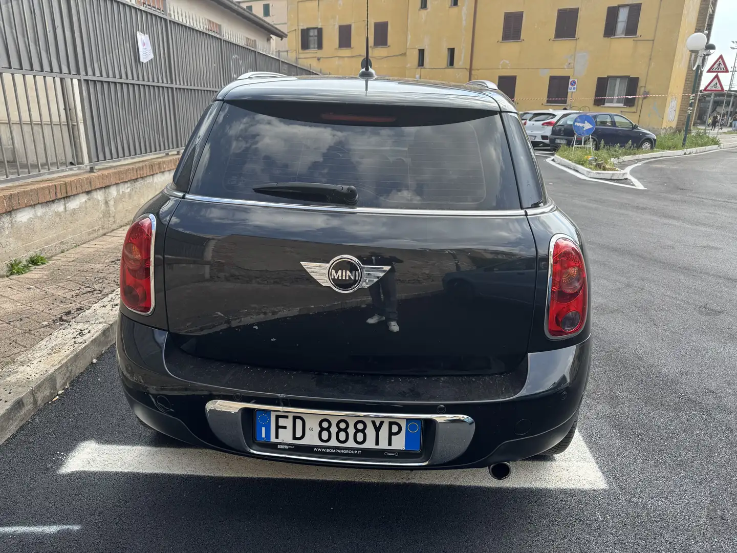 MINI Cooper D Aut. Noir - 2