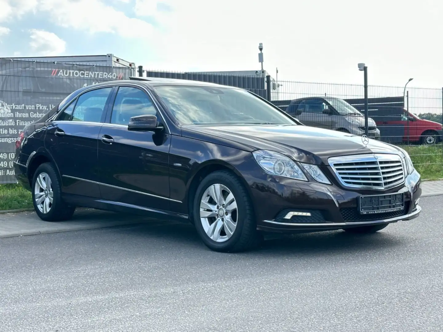 Mercedes-Benz E 350 Lim. /Leder/SD/BiXen/Navi/88.000 km/ Braun - 1