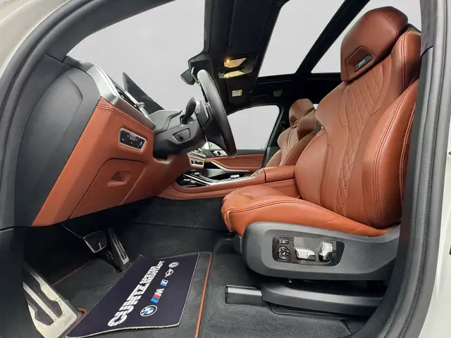 BMW X7 M view 20