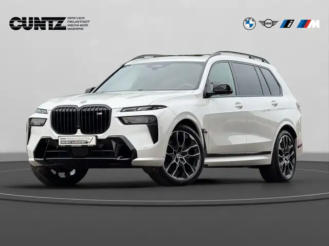 BMW X7 M view 2