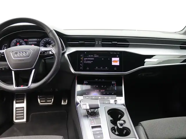 Audi A6 view 10