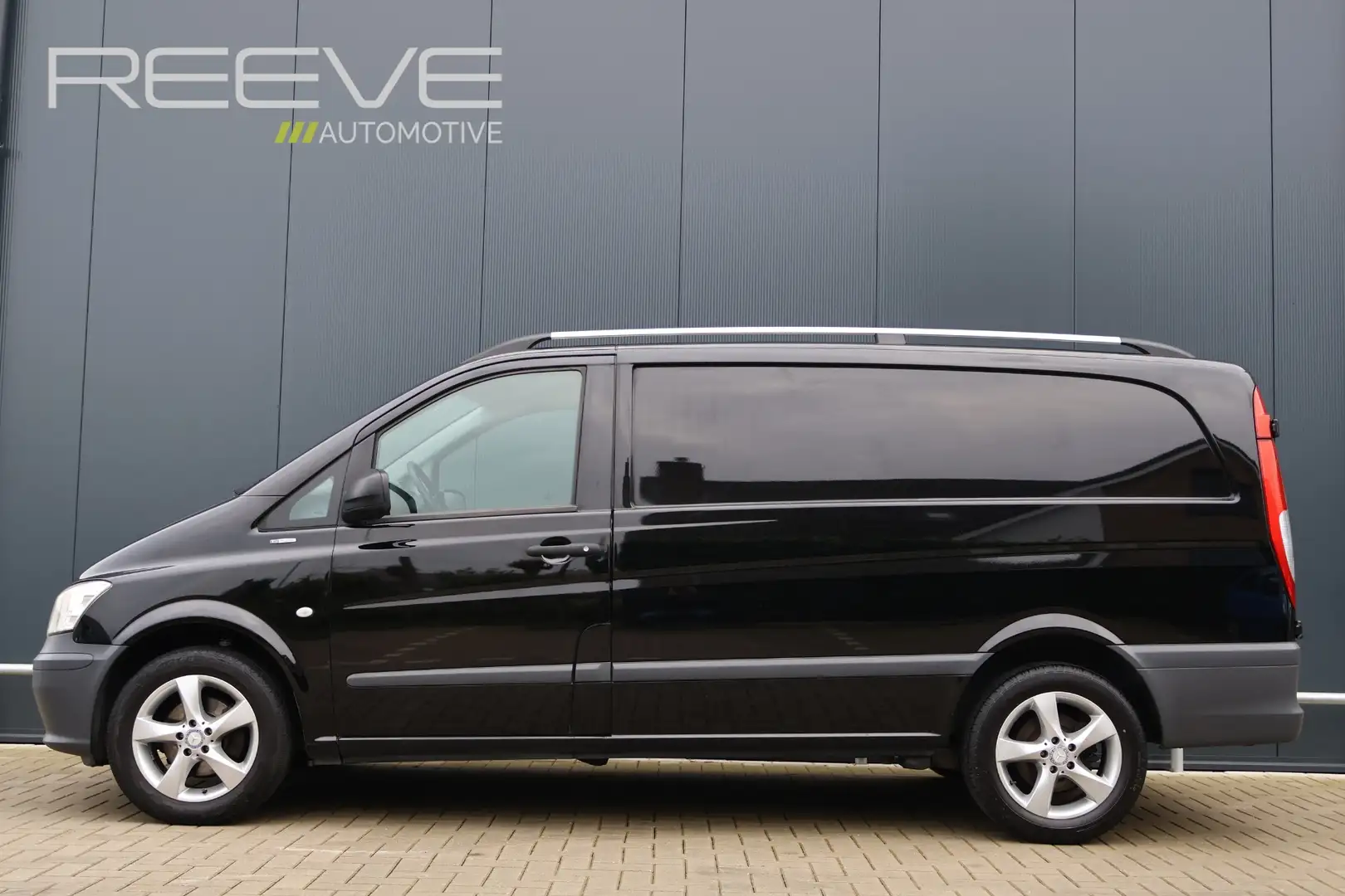 Mercedes-Benz Vito 320 Lang 190pk! | Leer | 3-zits | Trekhaak | Apple crna - 2