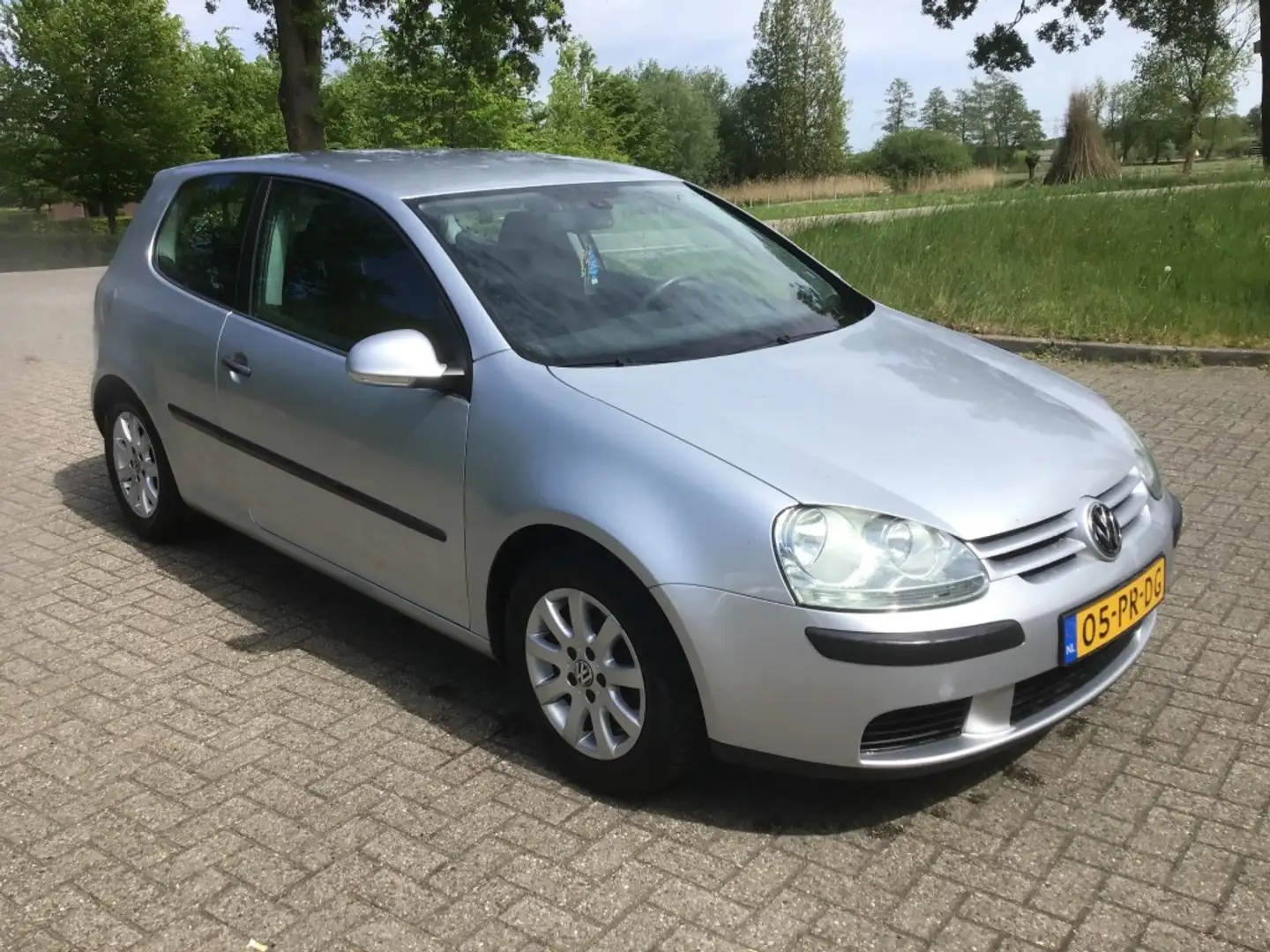 Volkswagen Golf 1.6 Gris - 2