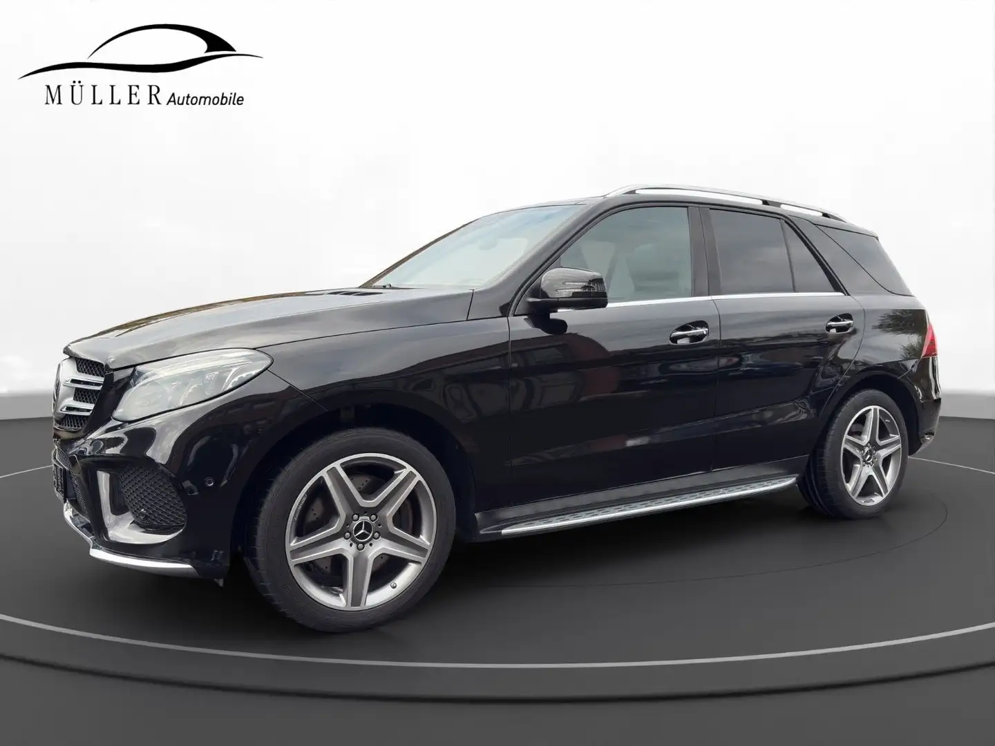 Mercedes-Benz GLE 500 AMG-Line Pano Harman-Kardon Schwarz - 1