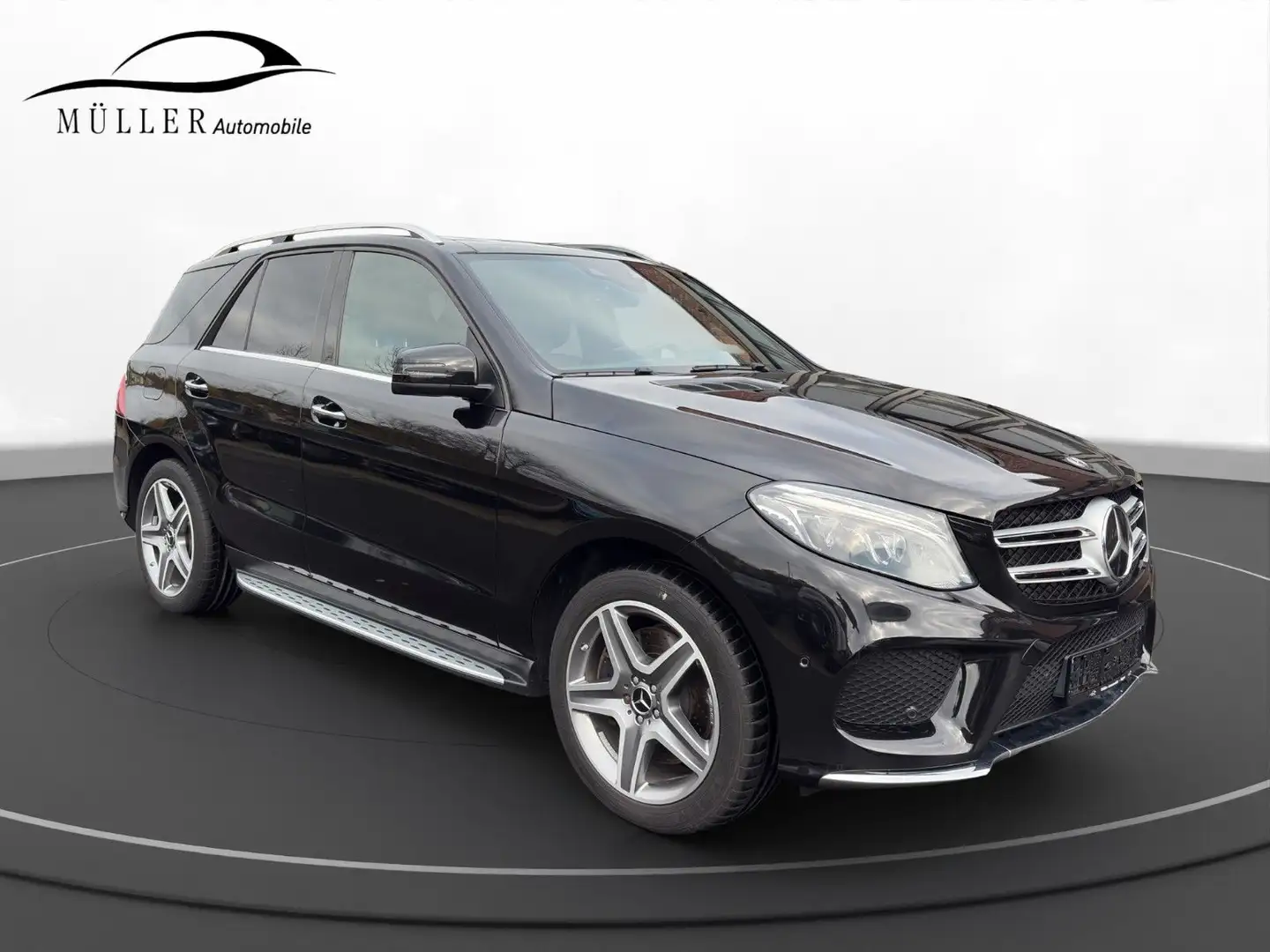 Mercedes-Benz GLE 500 AMG-Line Pano Harman-Kardon Schwarz - 2