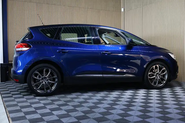 Renault Scenic view 9