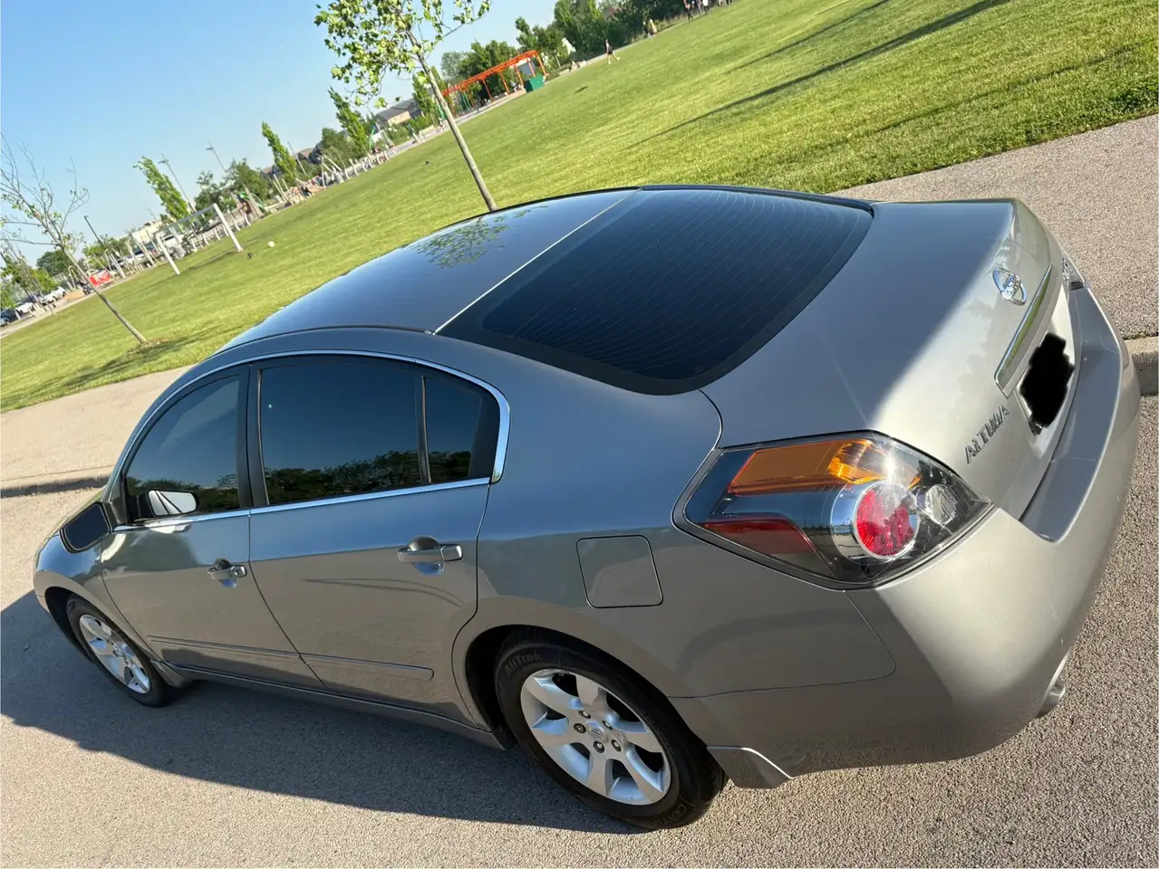 Nissan Altima снимка Nissan Altima