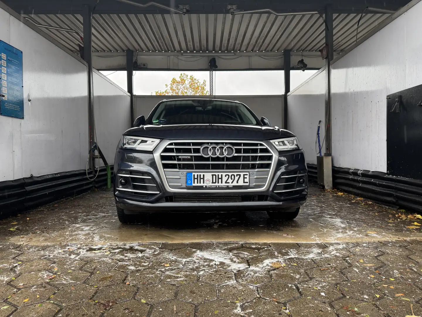 Audi Q5 50 TFSIe quattro S-Line HUD ACC Matrix Luftfederun Blau - 1