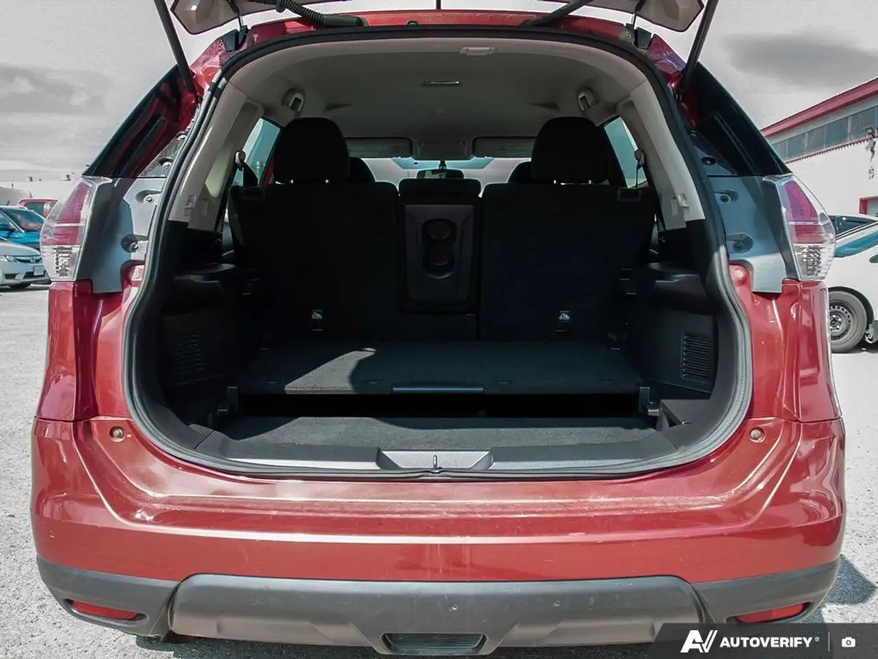 Nissan Rogue снимка Nissan Rogue