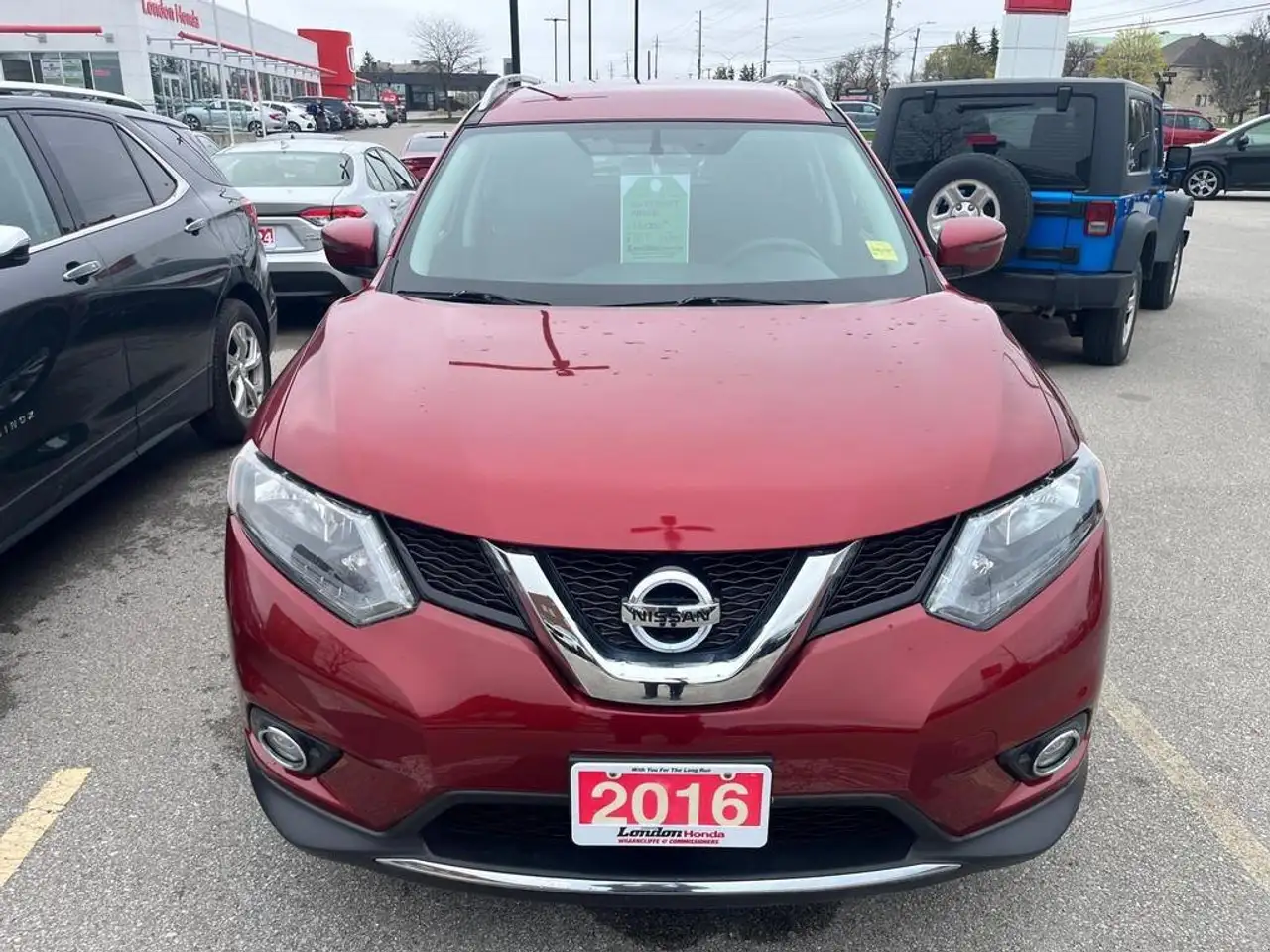 Nissan Rogue снимка Nissan Rogue