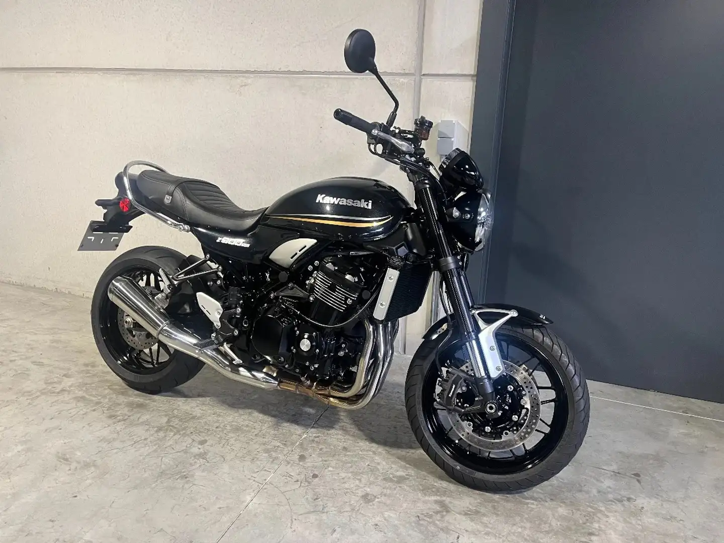 Kawasaki Z900RS - 1
