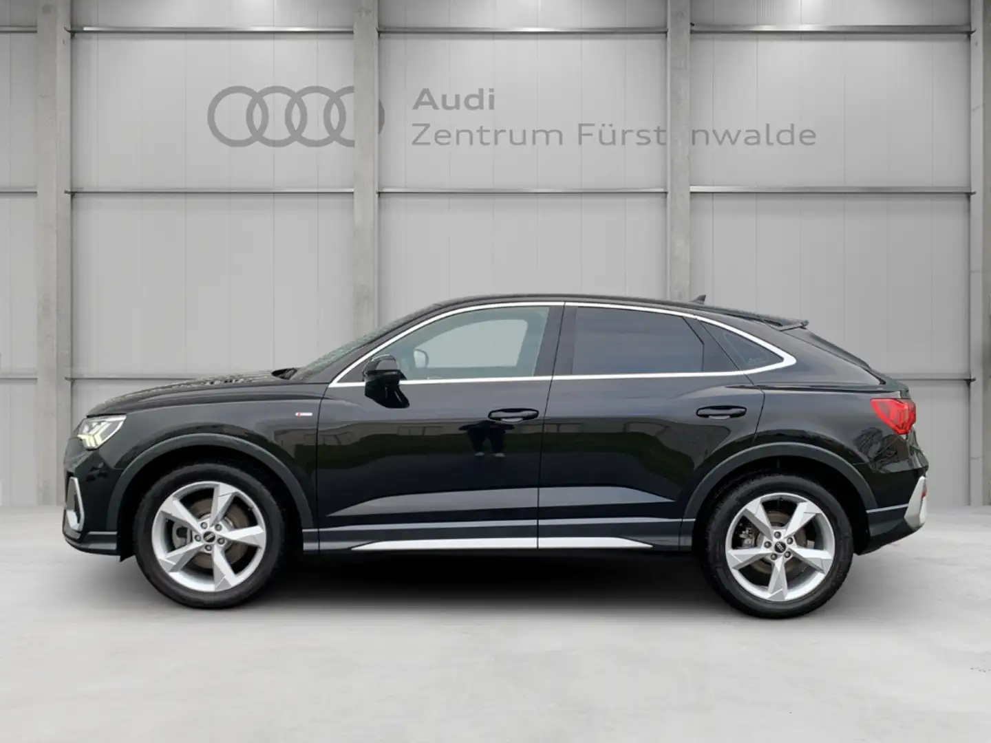 Audi Q3 Sportback 45 TFSI quattro S tronic S line StandHZG Noir - 2