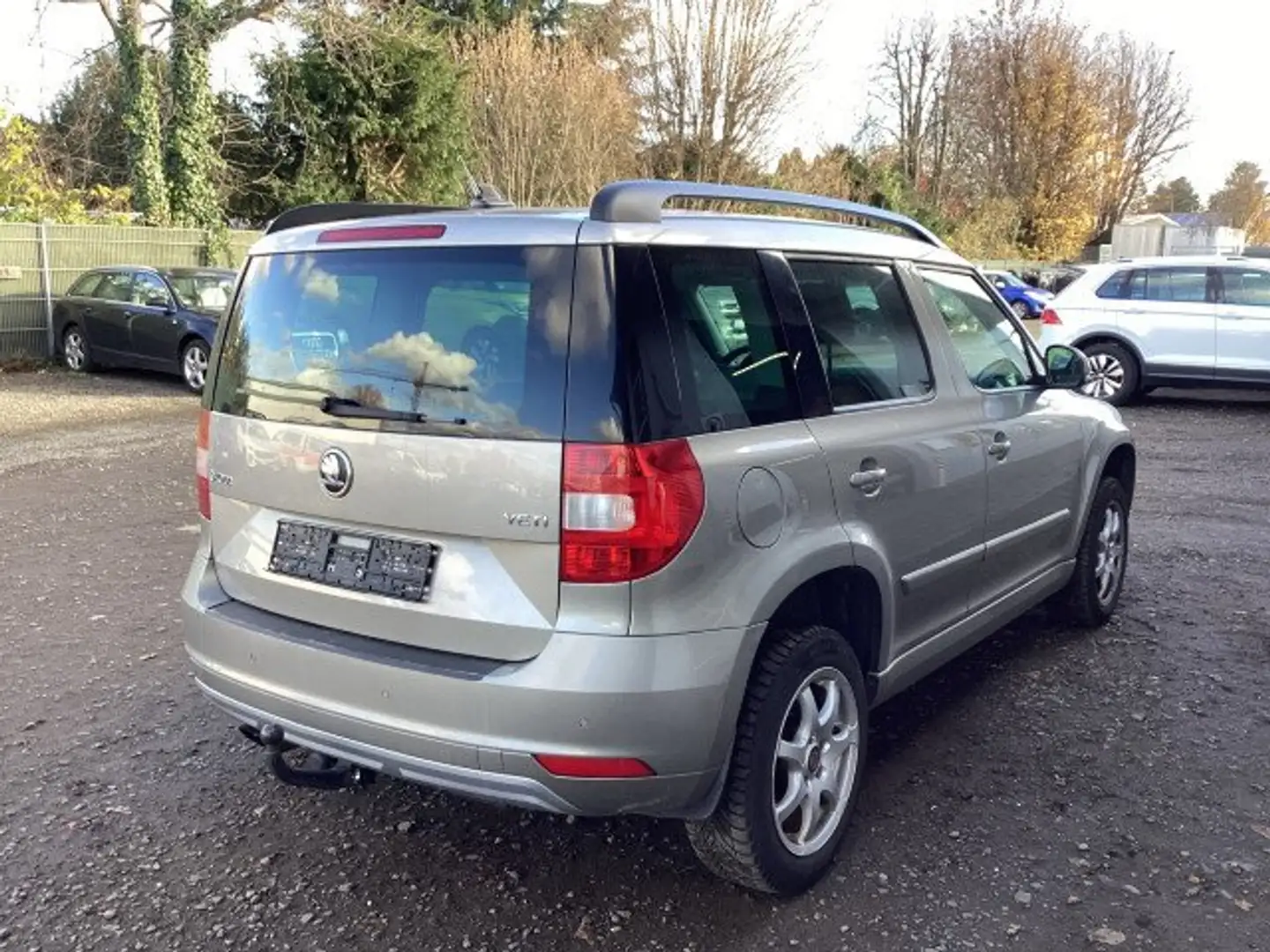 Skoda Yeti Ambition 4x4 AUTOMATIK*170 PS*ANHÄGERKUPPLUNG* - 2