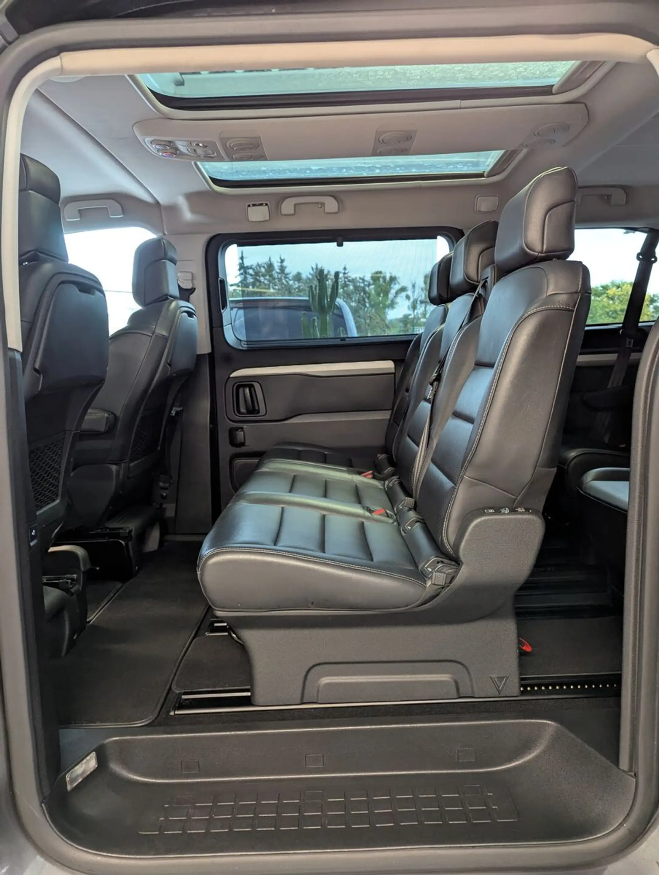 Opel Zafira Life 2.0 CDTI Tourer M L2 Pano Leder AHK — photo 13