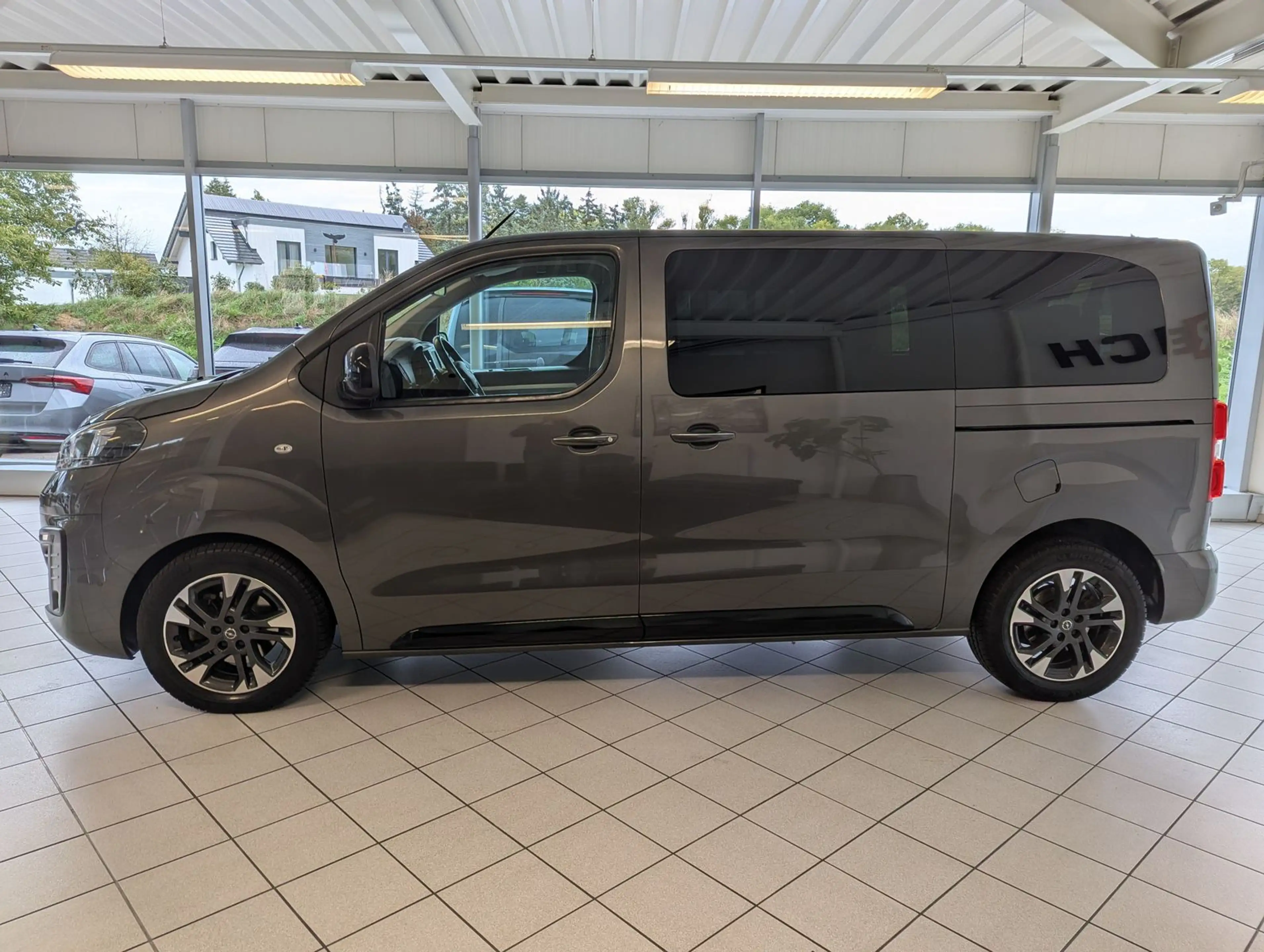 Opel Zafira Life 2.0 CDTI Tourer M L2 Pano Leder AHK — photo 4