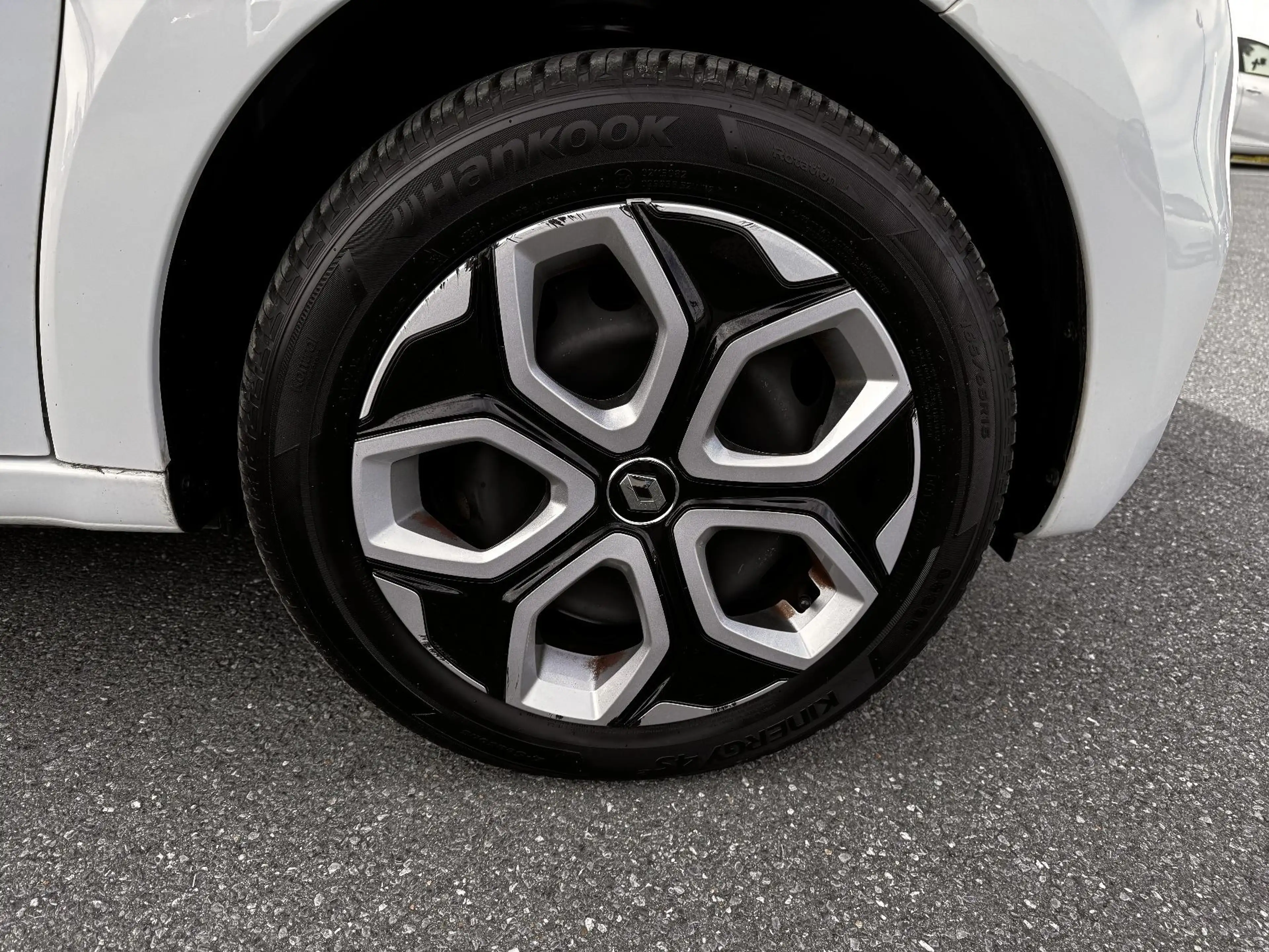 Renault Twingo E-TECH EQUILIBRE WINTER+PDC+ — photo 7