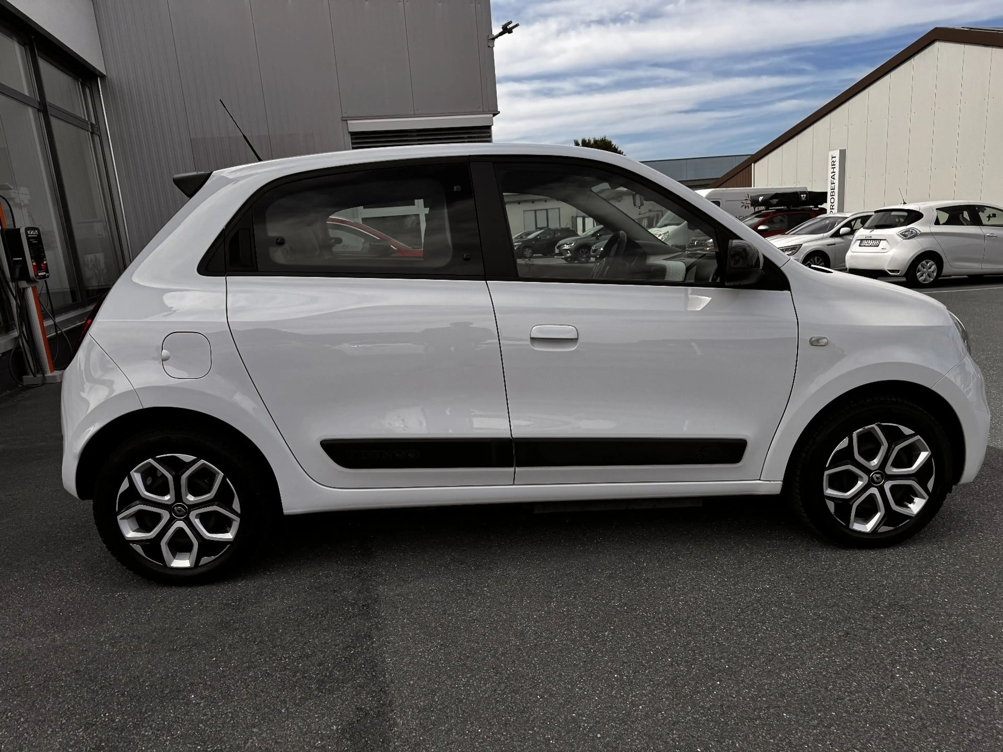 Renault Twingo E-TECH EQUILIBRE WINTER+PDC+ — photo 5