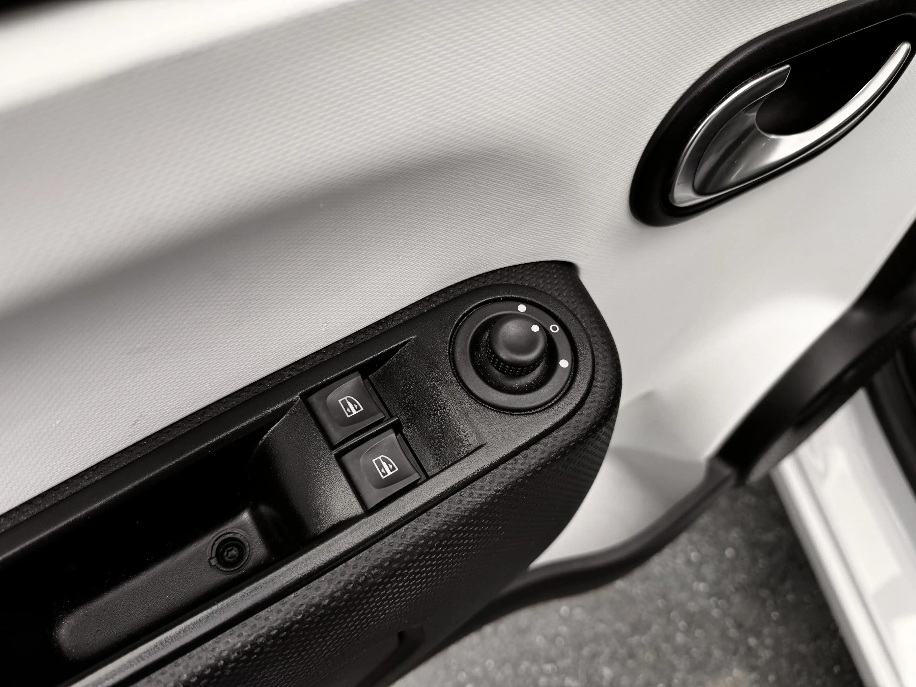 Renault Twingo E-TECH EQUILIBRE WINTER+PDC+ — photo 15