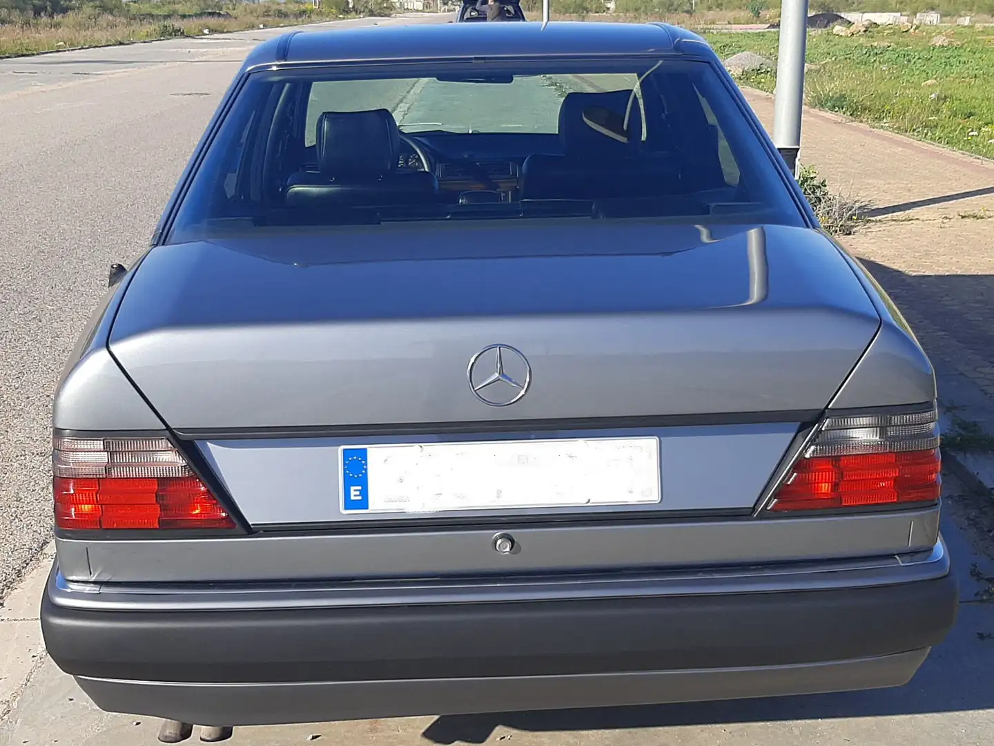 Mercedes-Benz 500 500E Gris - 2