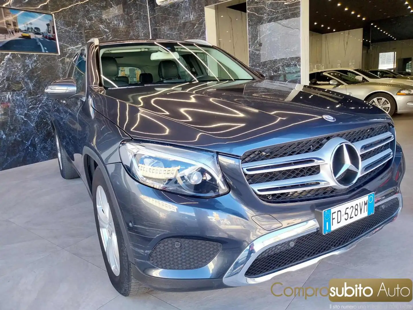 Mercedes-Benz GLC 220 d 4Matic Executive Grigio - 2