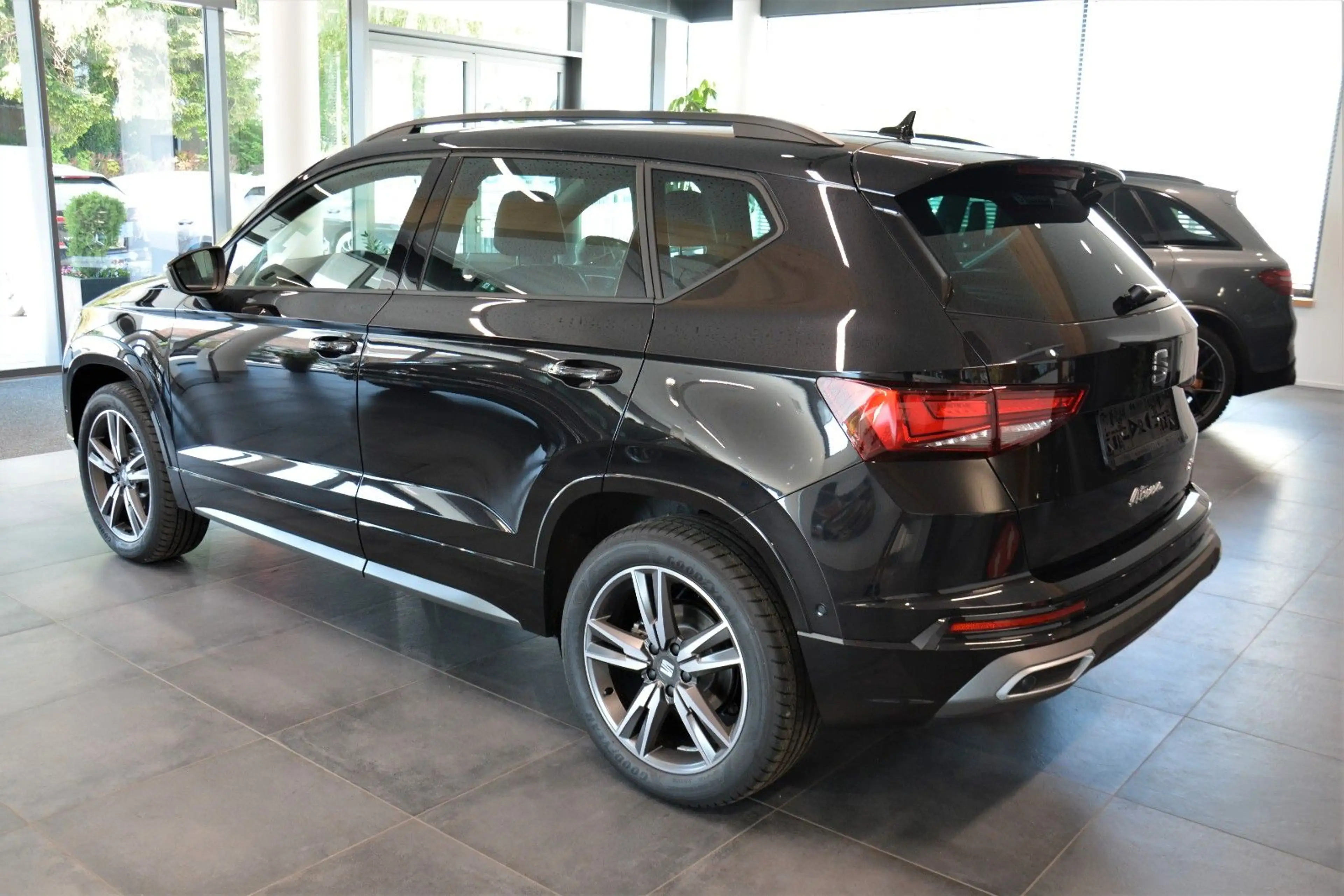 SEAT Ateca Facelift 2.0 TSI DSG 4Drive FR AHK LEDER — photo 6
