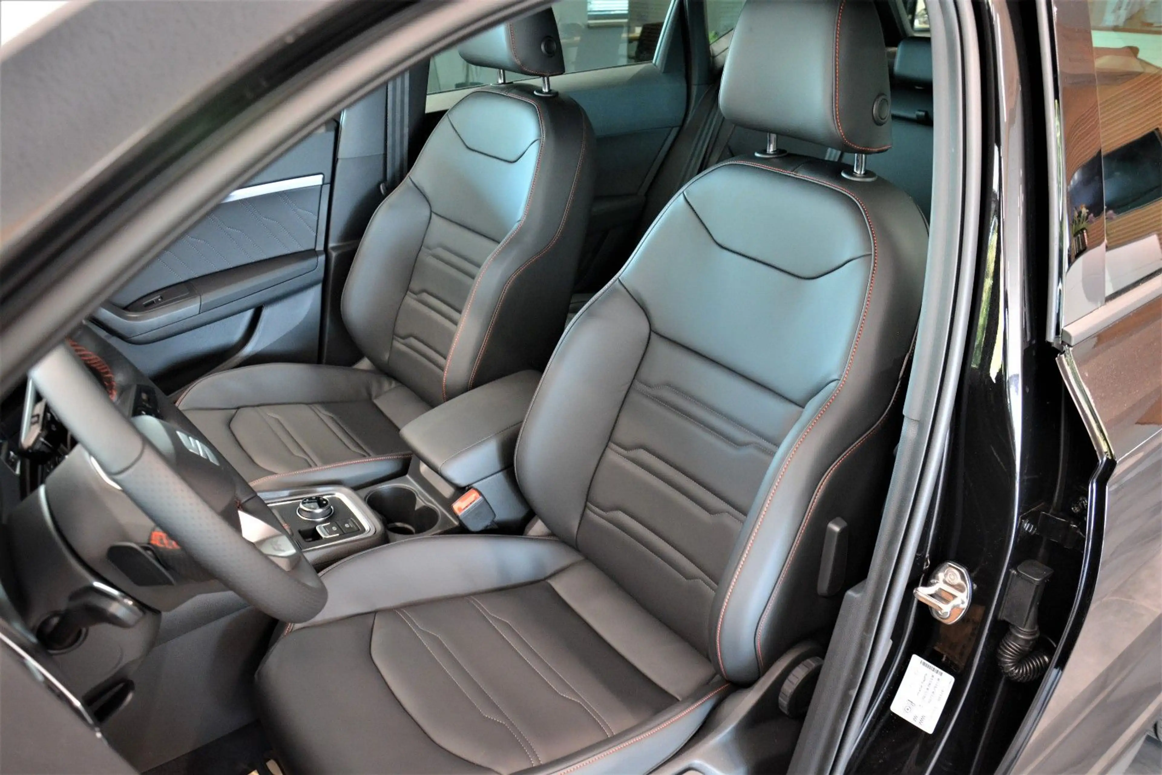 SEAT Ateca Facelift 2.0 TSI DSG 4Drive FR AHK LEDER — photo 8