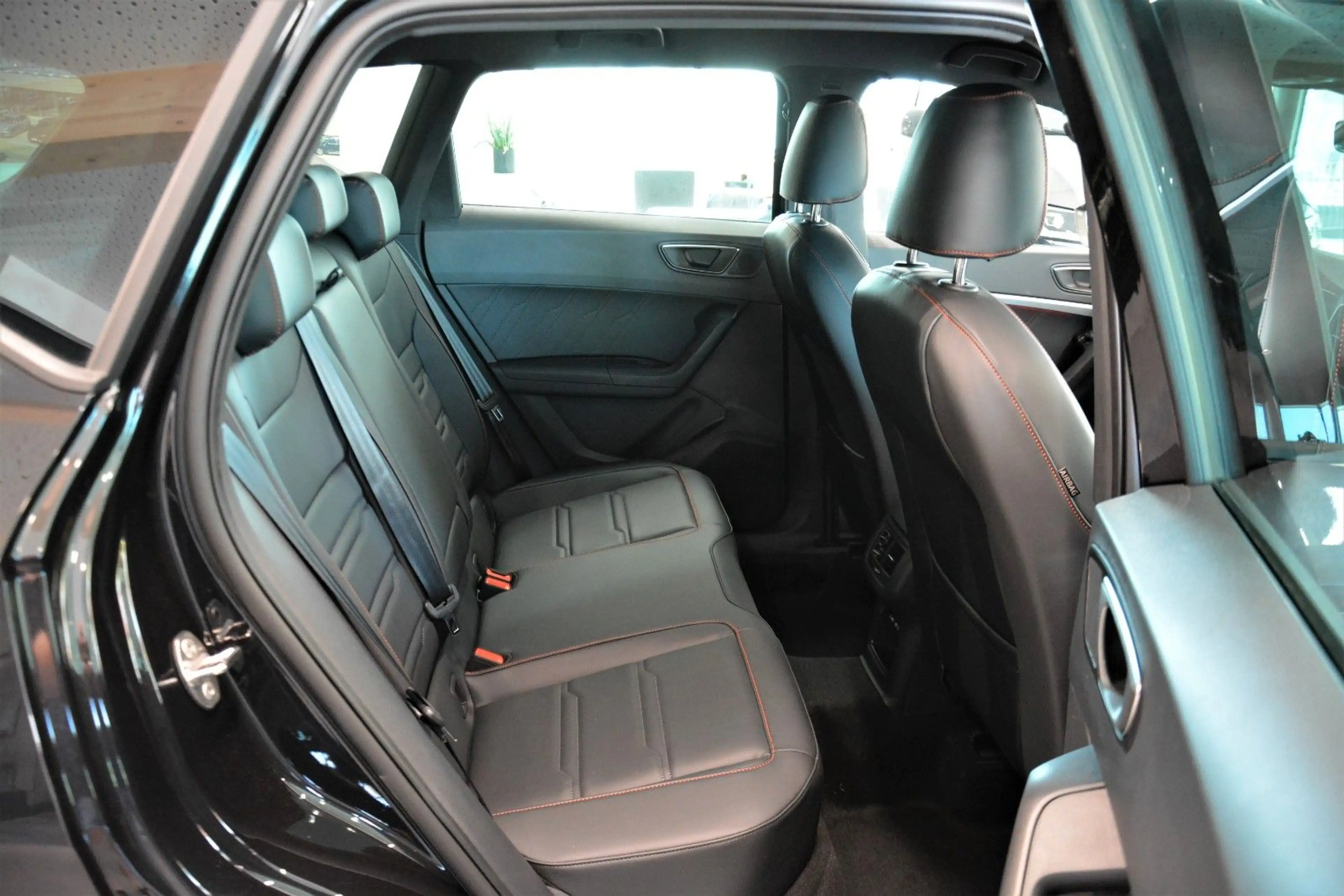 SEAT Ateca Facelift 2.0 TSI DSG 4Drive FR AHK LEDER — photo 11