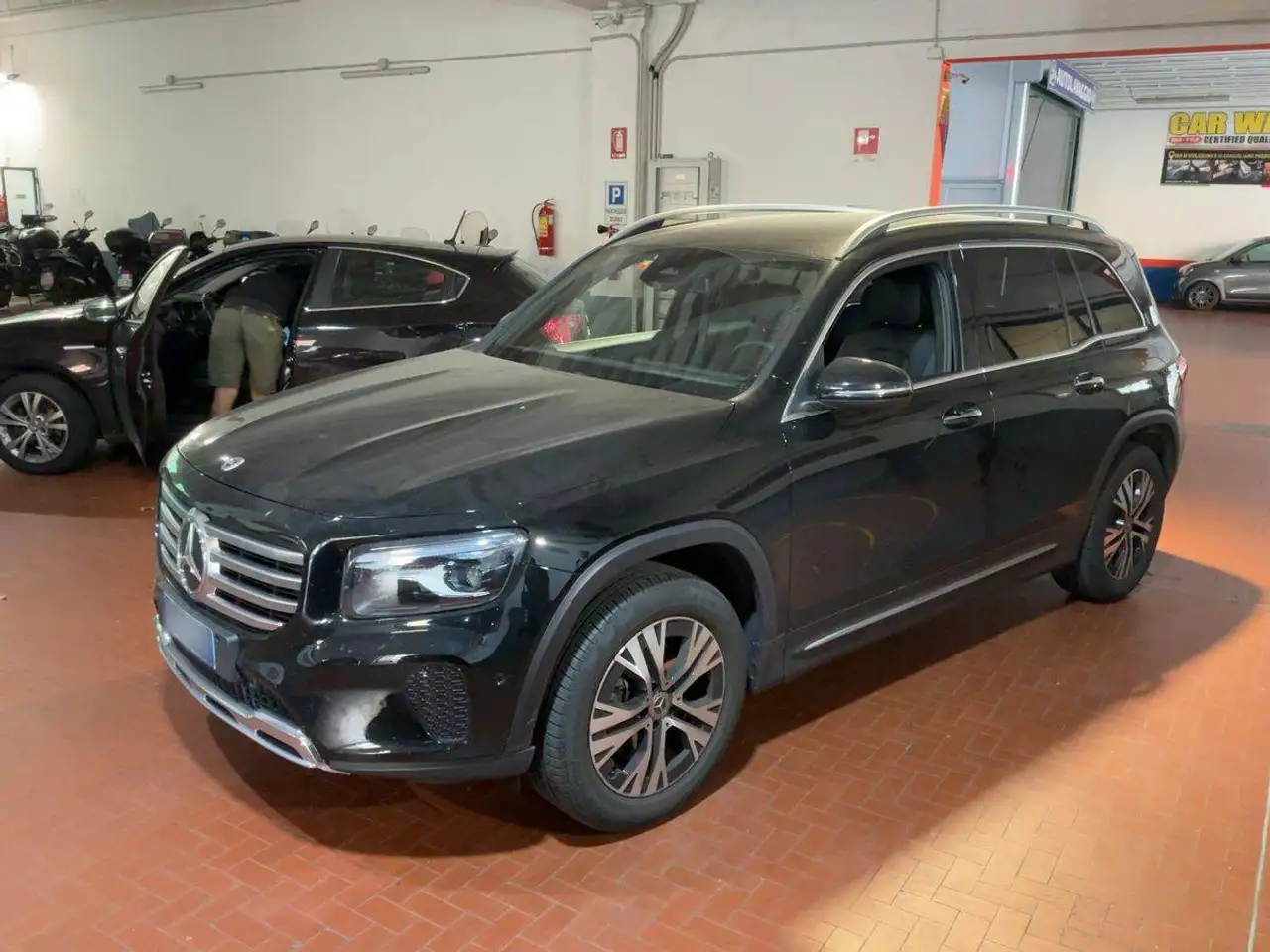 Mercedes-Benz GLB 200