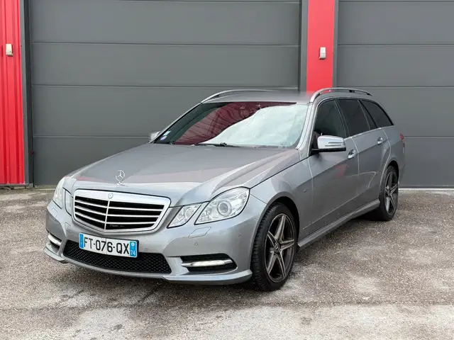 Mercedes-Benz E 500 Classe E Break 500 BlueEFFICIENCY Avantgarde Executive 4-Matic A
