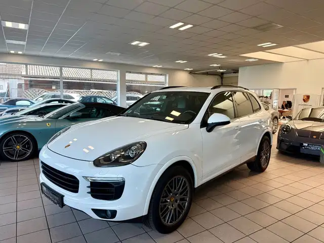 Porsche Cayenne view 2