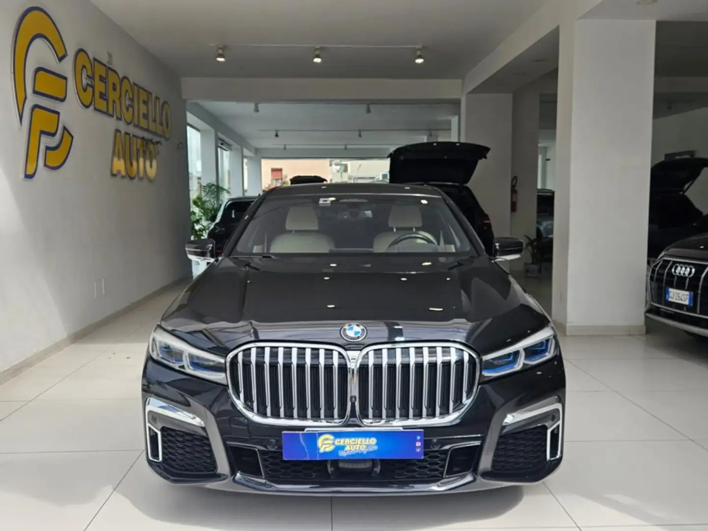 BMW 745 BMW 745 3.0 IBRIDO tua da €519,00 mensili Nero - 1