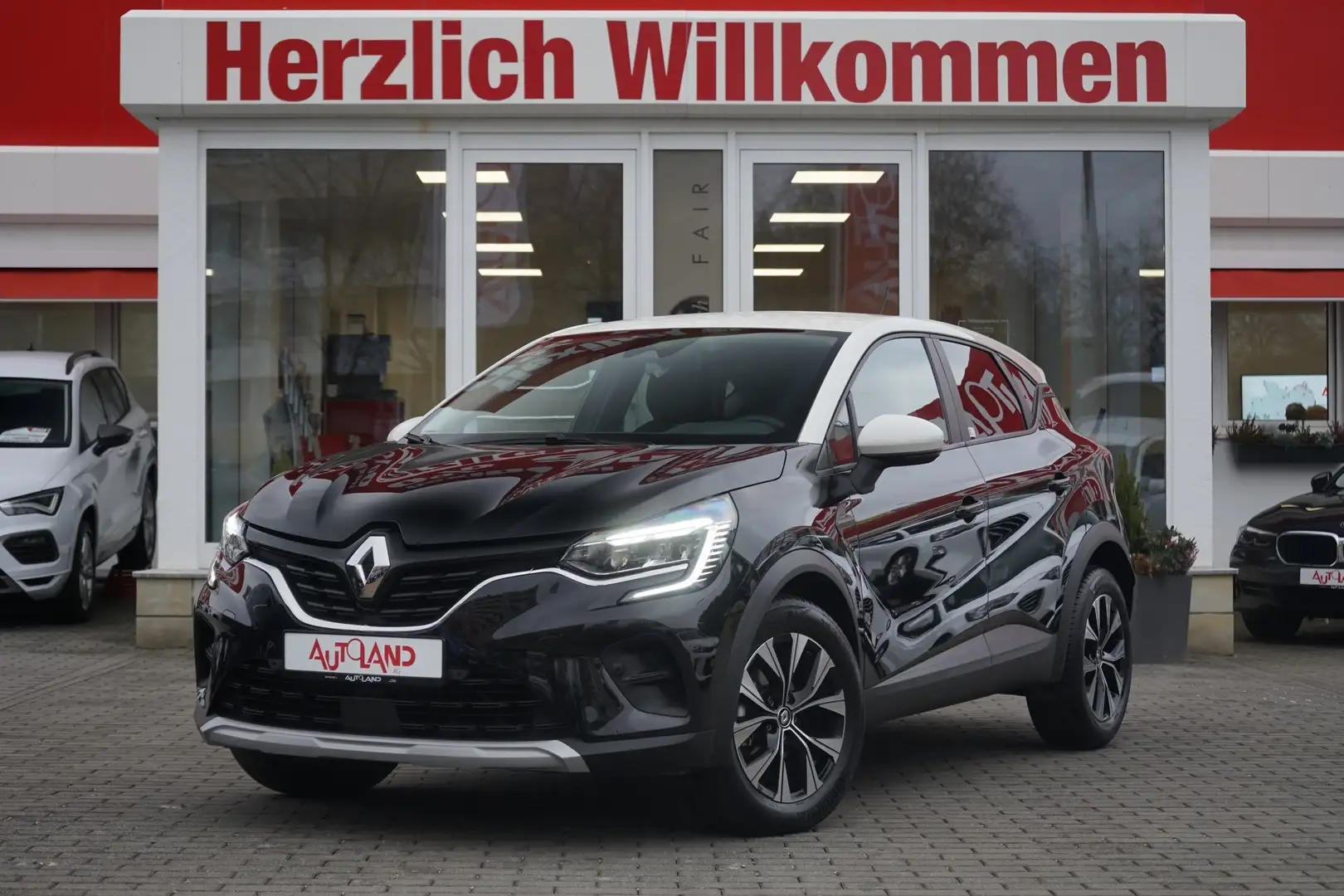 Renault Captur TCe 90 LED Klima Navi SHZ Temp Kam Zwart - 2