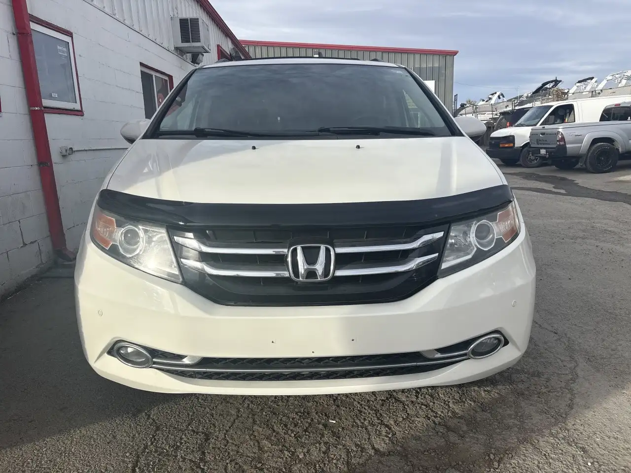 Honda Odyssey снимка Honda Odyssey