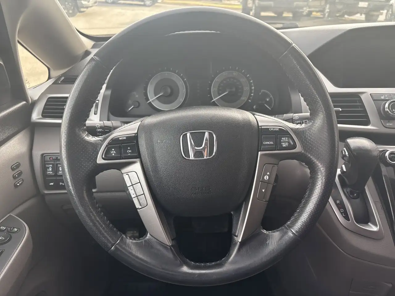 Honda Odyssey снимка Honda Odyssey