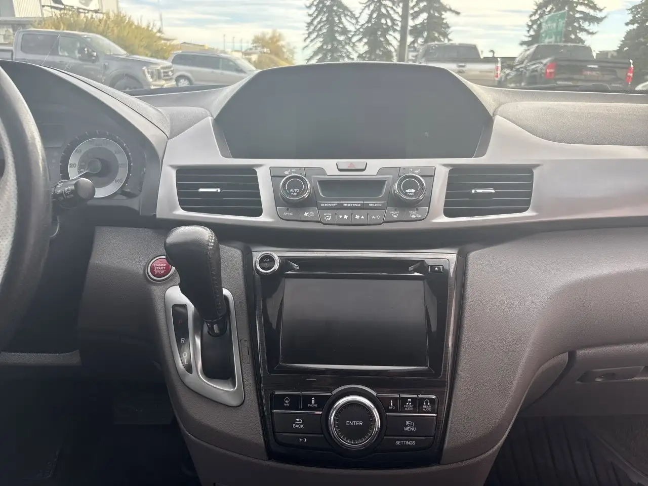 Honda Odyssey снимка Honda Odyssey