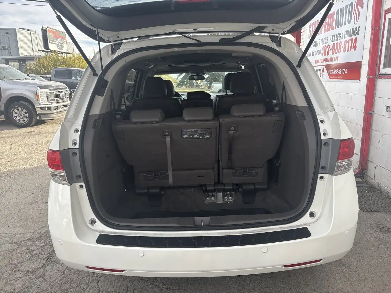 Honda Odyssey снимка Honda Odyssey