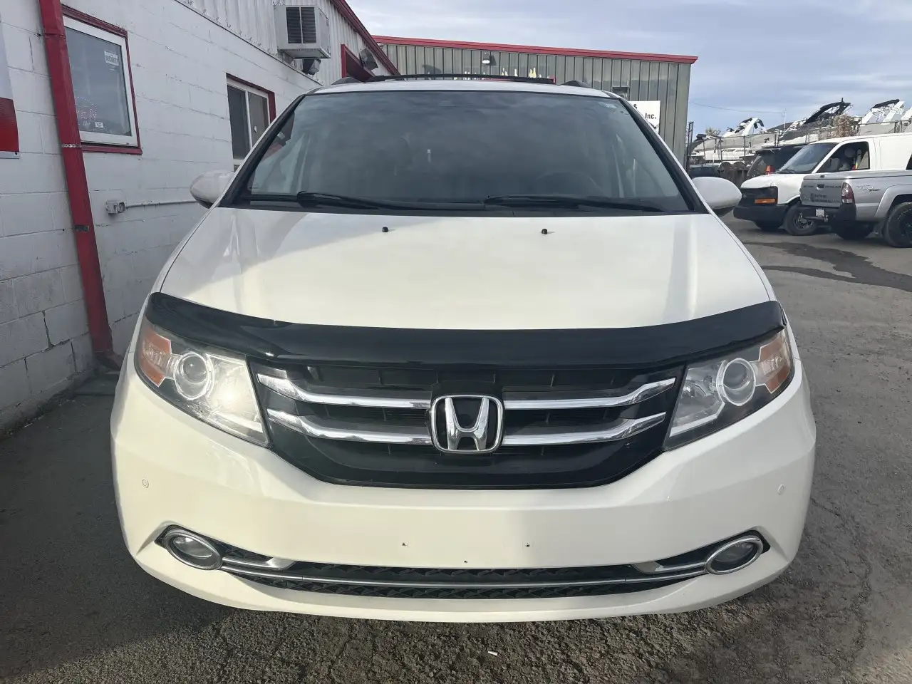 Honda Odyssey снимка Honda Odyssey