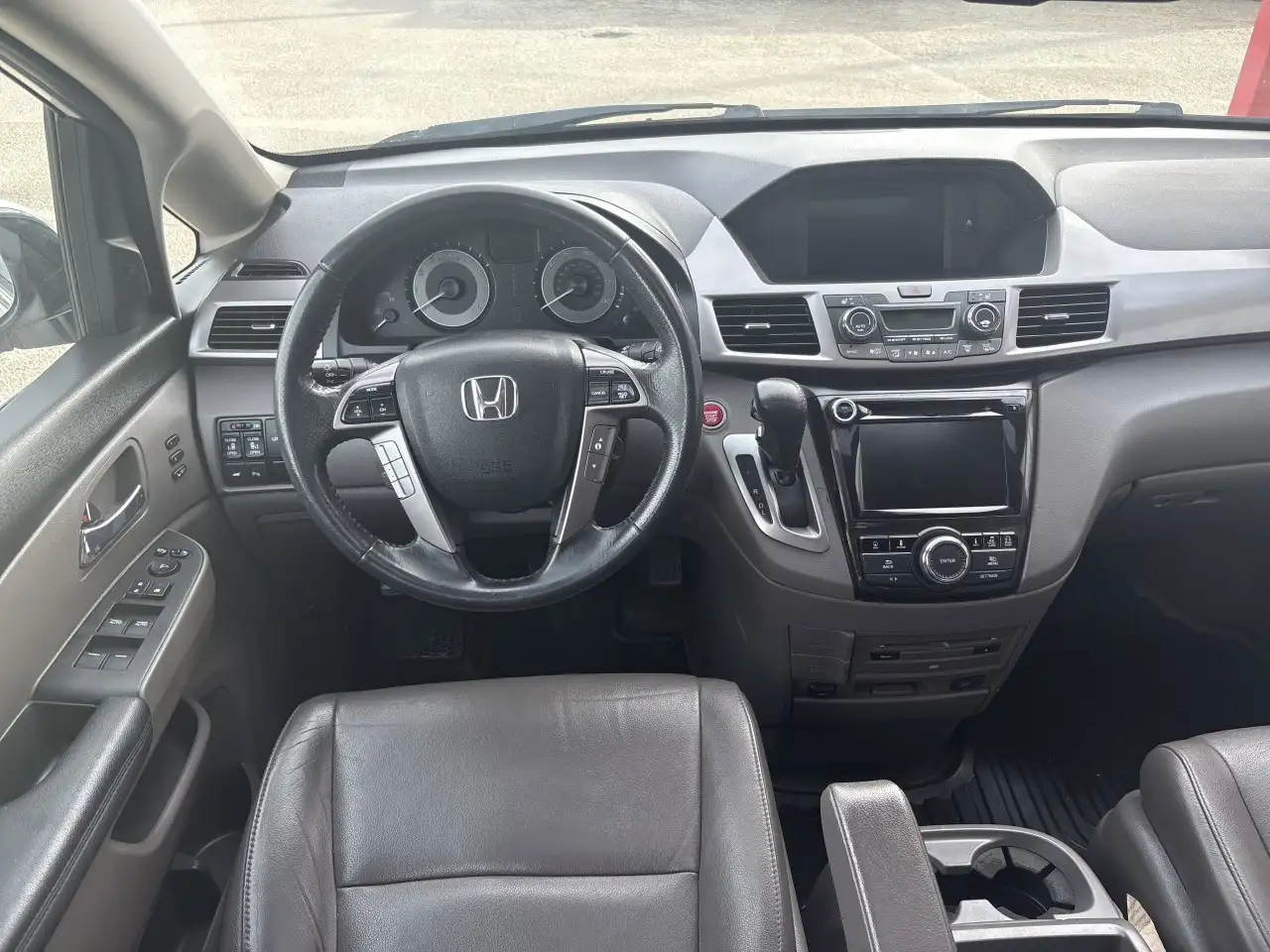 Honda Odyssey снимка Honda Odyssey