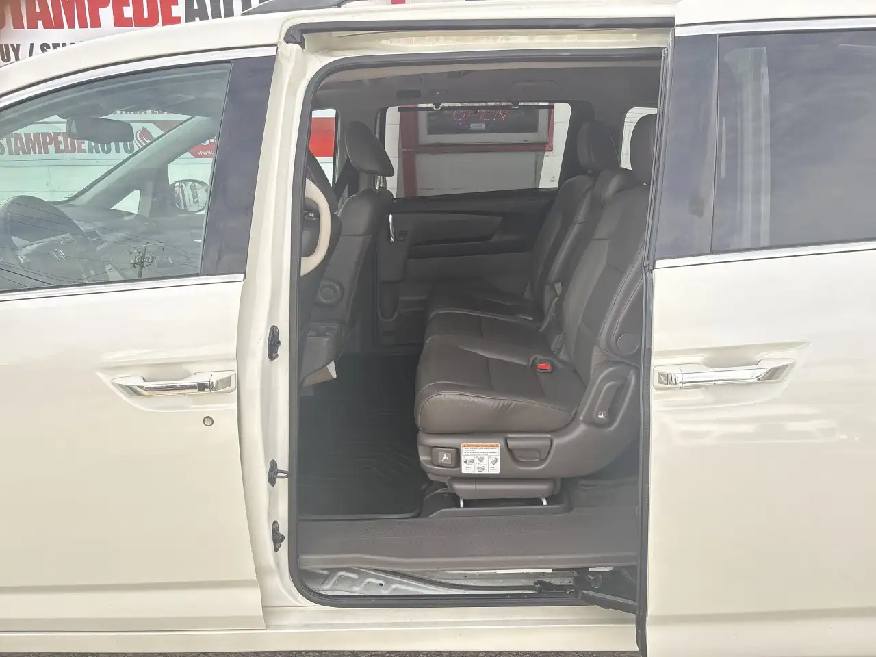 Honda Odyssey снимка Honda Odyssey