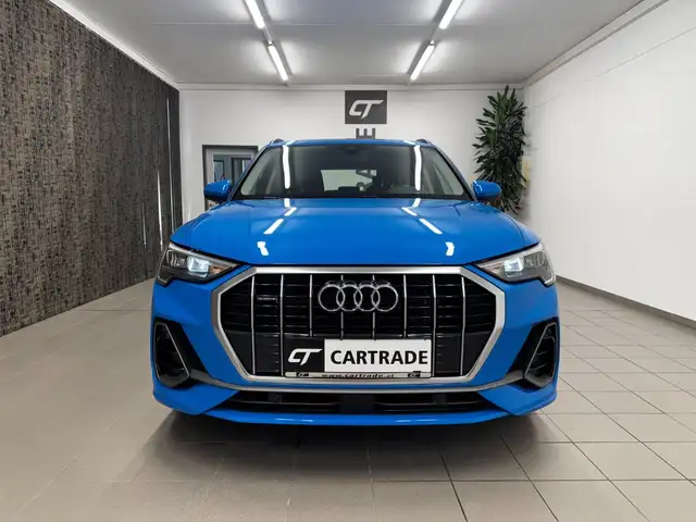 Audi Q3 view 3