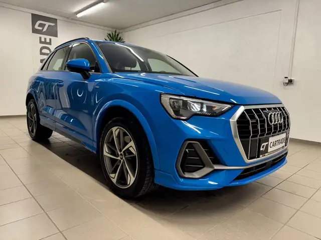 Audi Q3 view 5