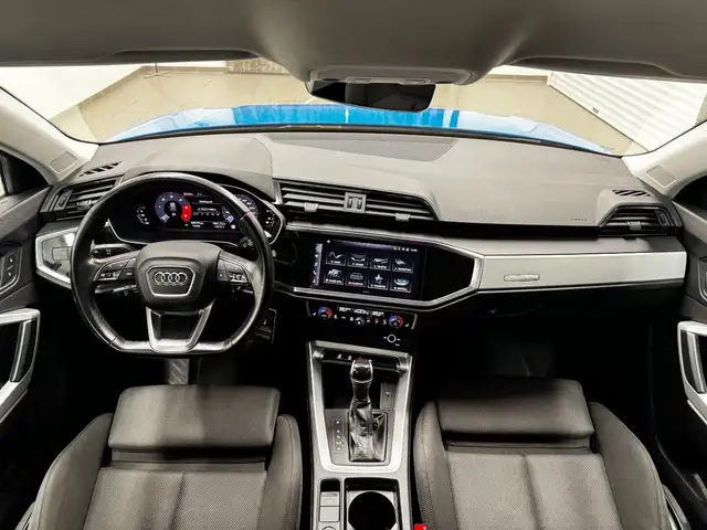 Audi Q3 view 13