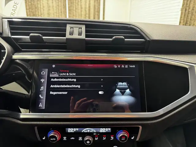 Audi Q3 view 26