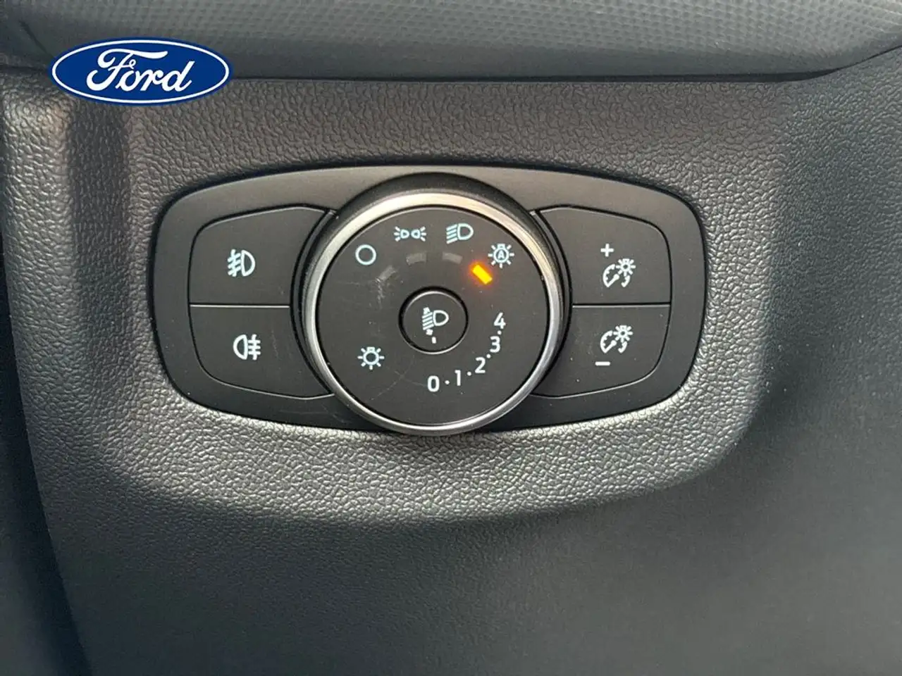 Ford Transit Courier 2026 — фото 17