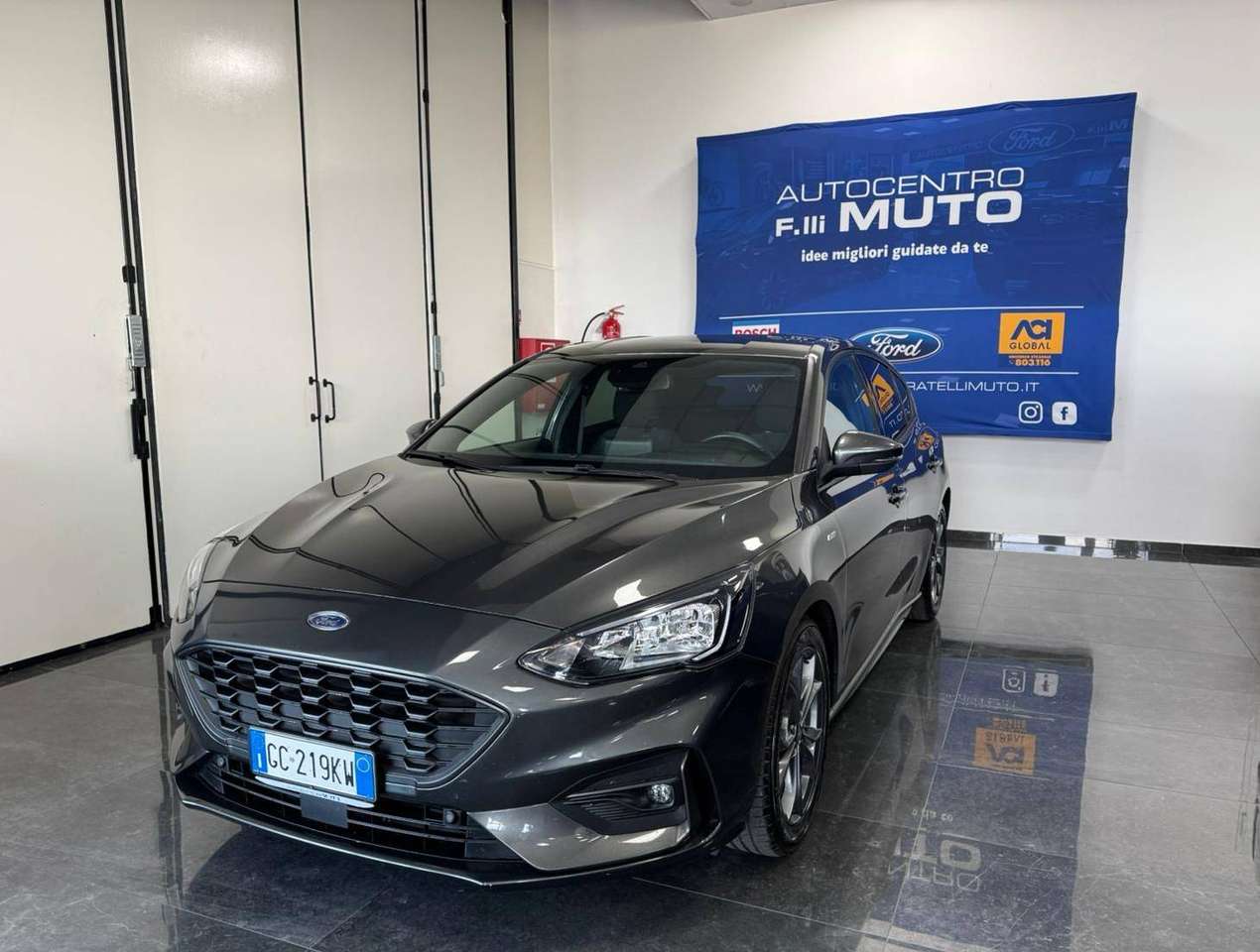 Ford Focus 1.0 Ecoboost HYBRID ST-Line s